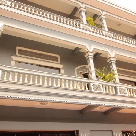 Lemongrass & Ginger Hotel